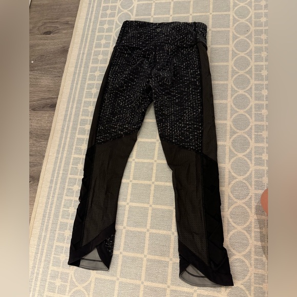 lululemon Var-City Crop - Picture 9 of 10